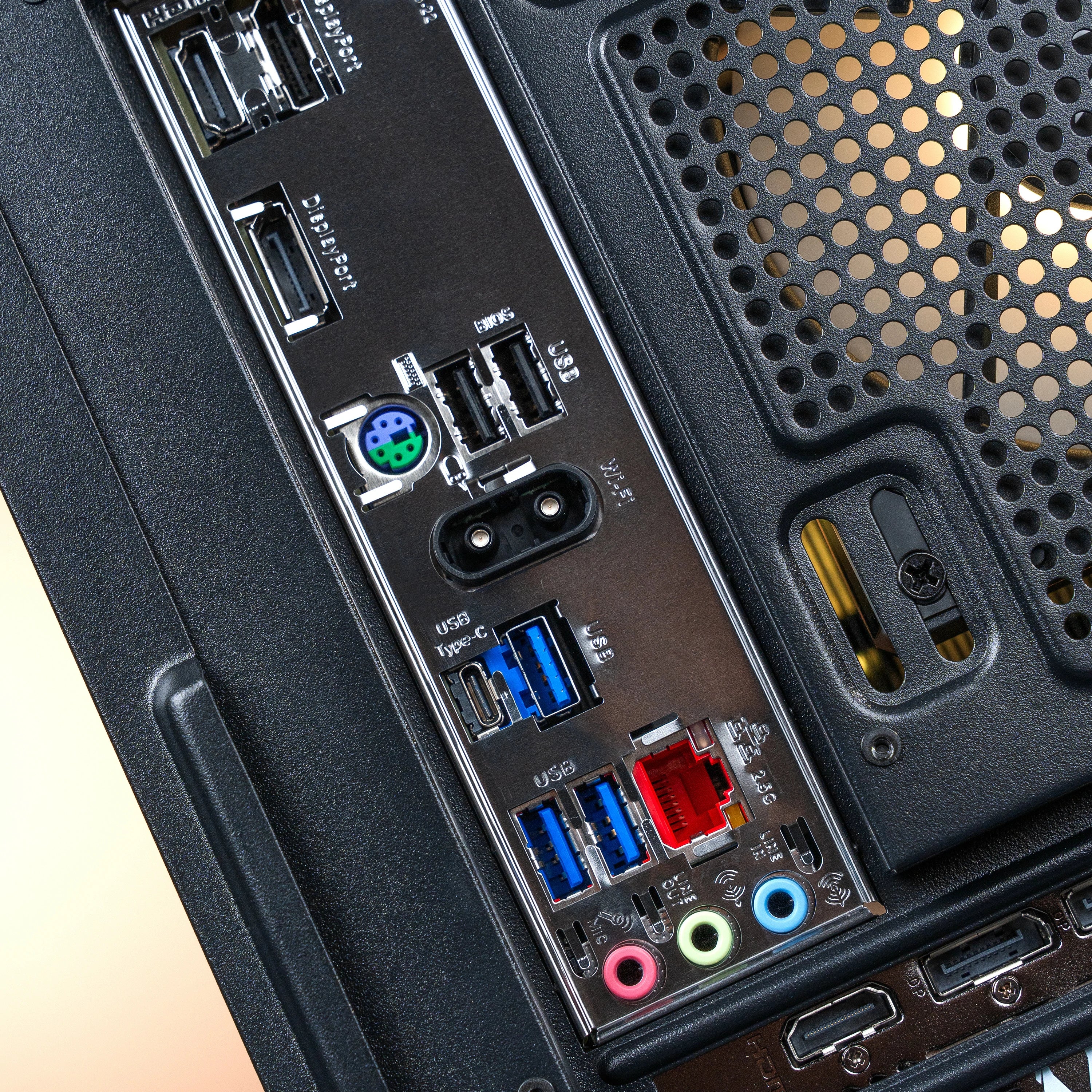 Chamber ARC : LVL 7 / R5 7500F | RTX 5070 | 32GB RAM - Image 7