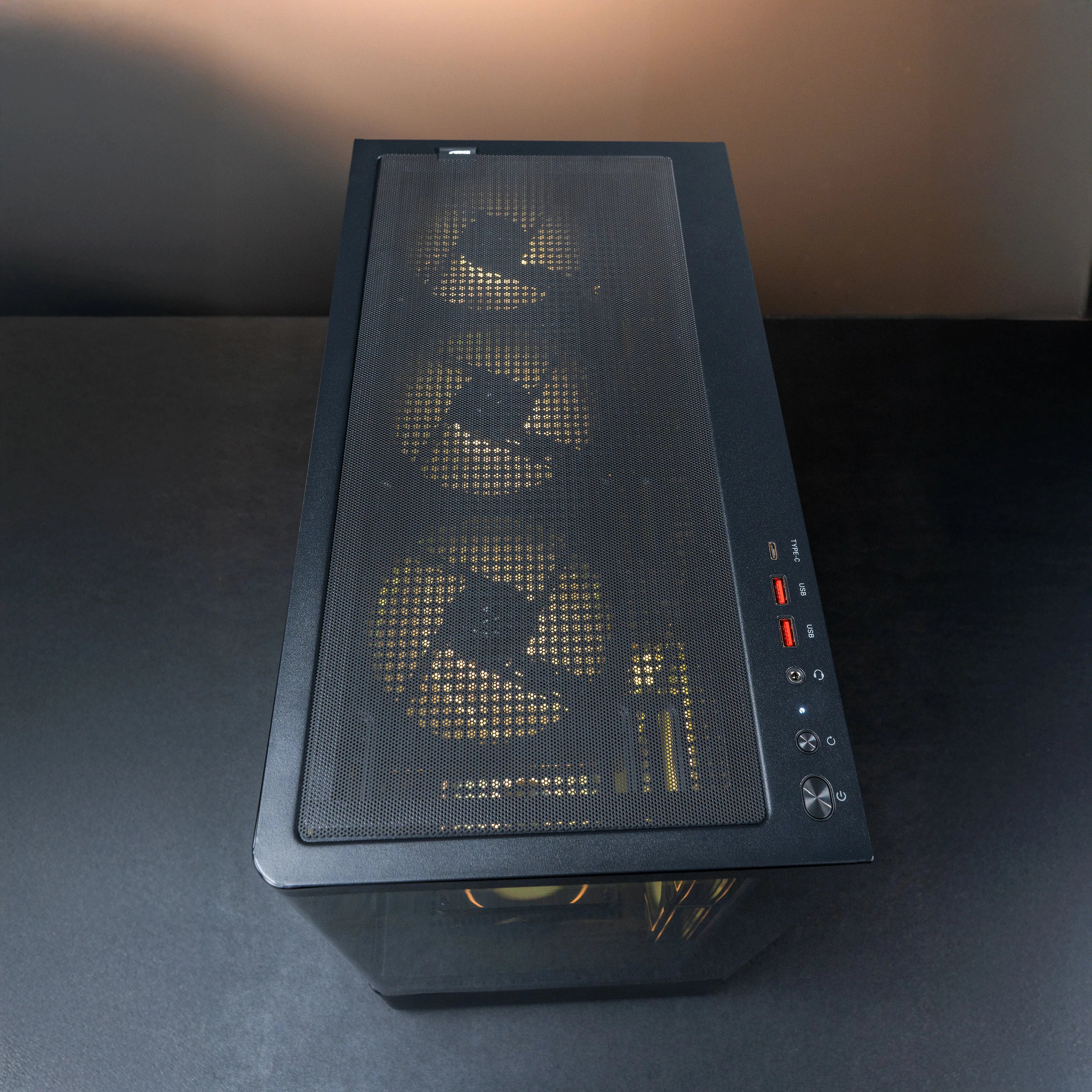 Chamber ARC : LVL 7 / R5 7500F | RTX 5070 | 32GB RAM - Image 8